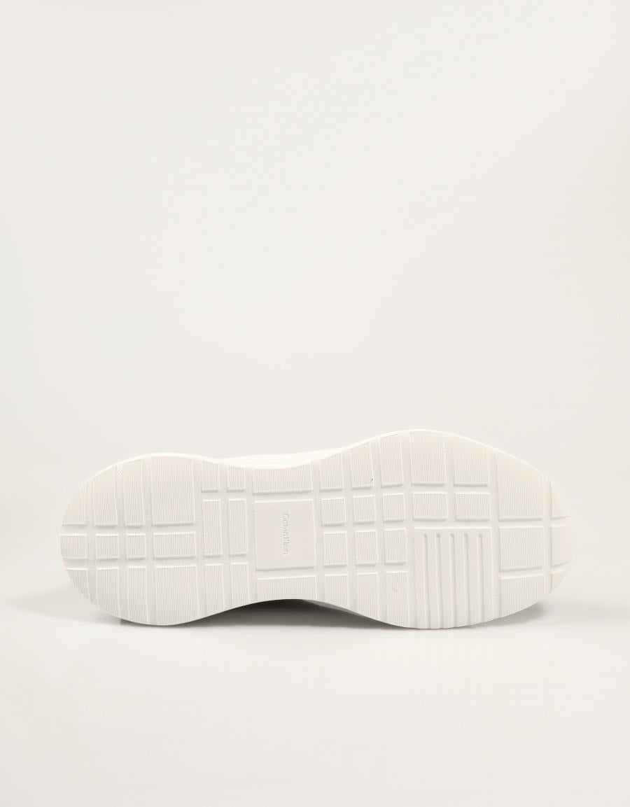 ZAPATILLAS CALVIN KLEIN LIGHT EVA RUNNER NYL SUE en color Negro