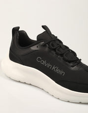 ZAPATILLAS CALVIN KLEIN LIGHT EVA RUNNER NYL SUE en color Negro