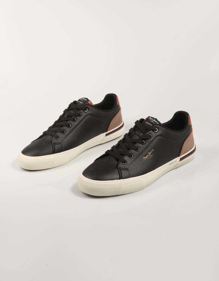 ZAPATILLAS PEPE JEANS KENTON CAMPUS M en color Negro