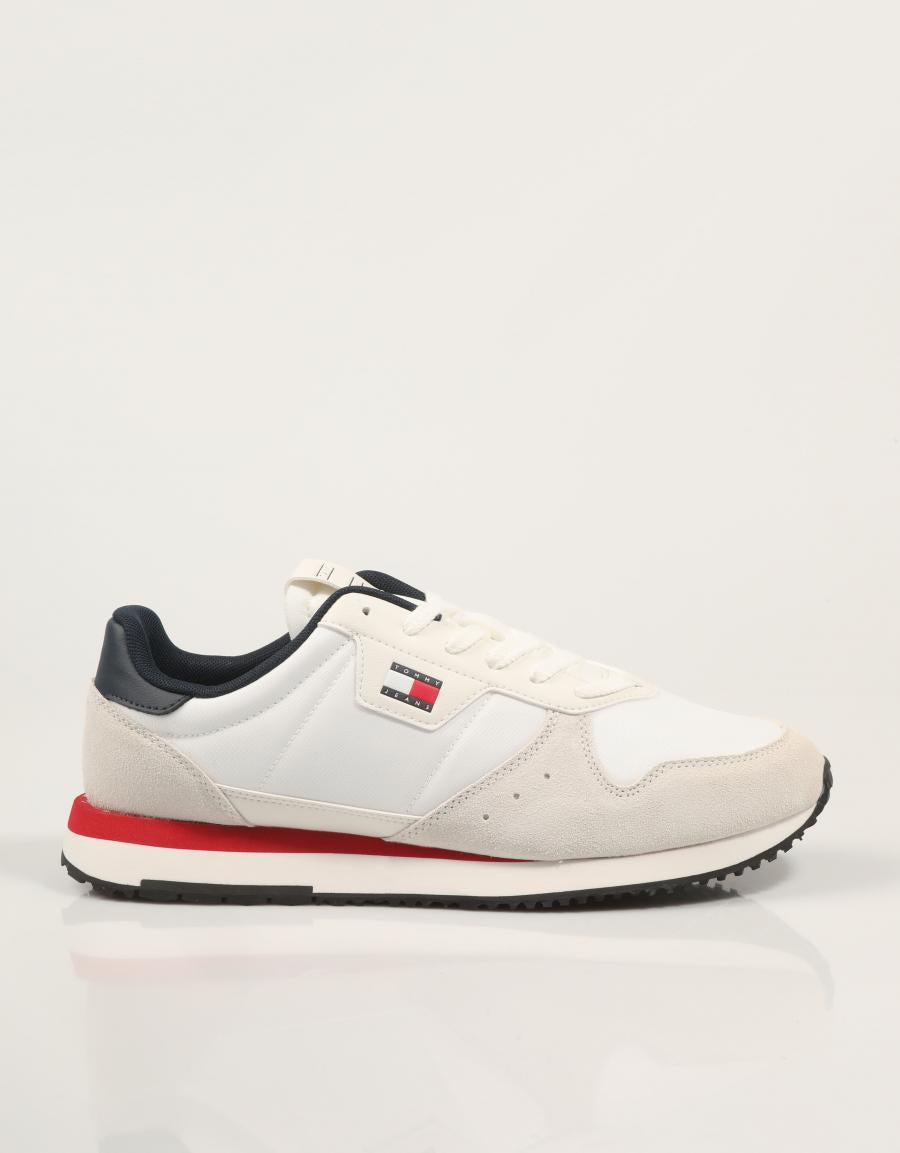 ZAPATILLAS TOMMY HILFIGER BOWIE TJM EVA RUNNER LEATHER en color Blanco