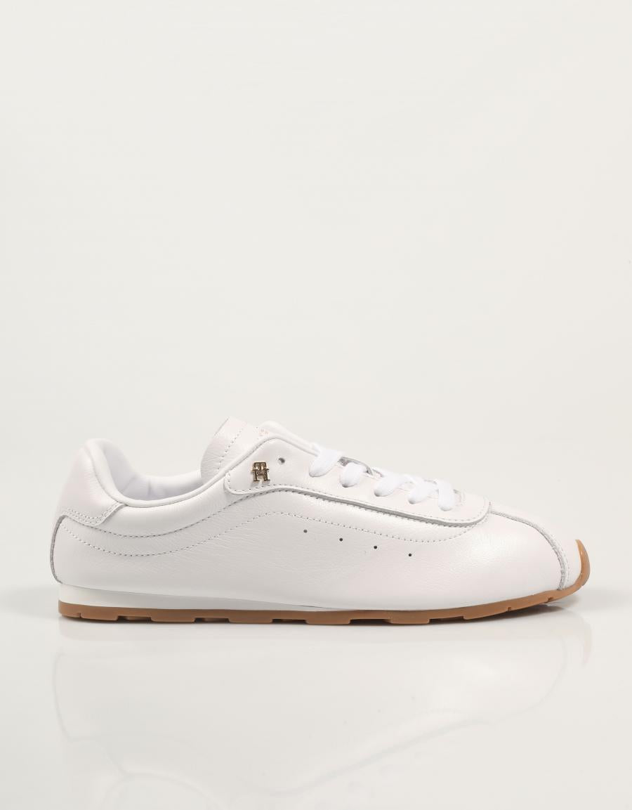 ZAPATILLAS TOMMY HILFIGER BELLA TH LOW PROFILE RUNNER en color Blanco