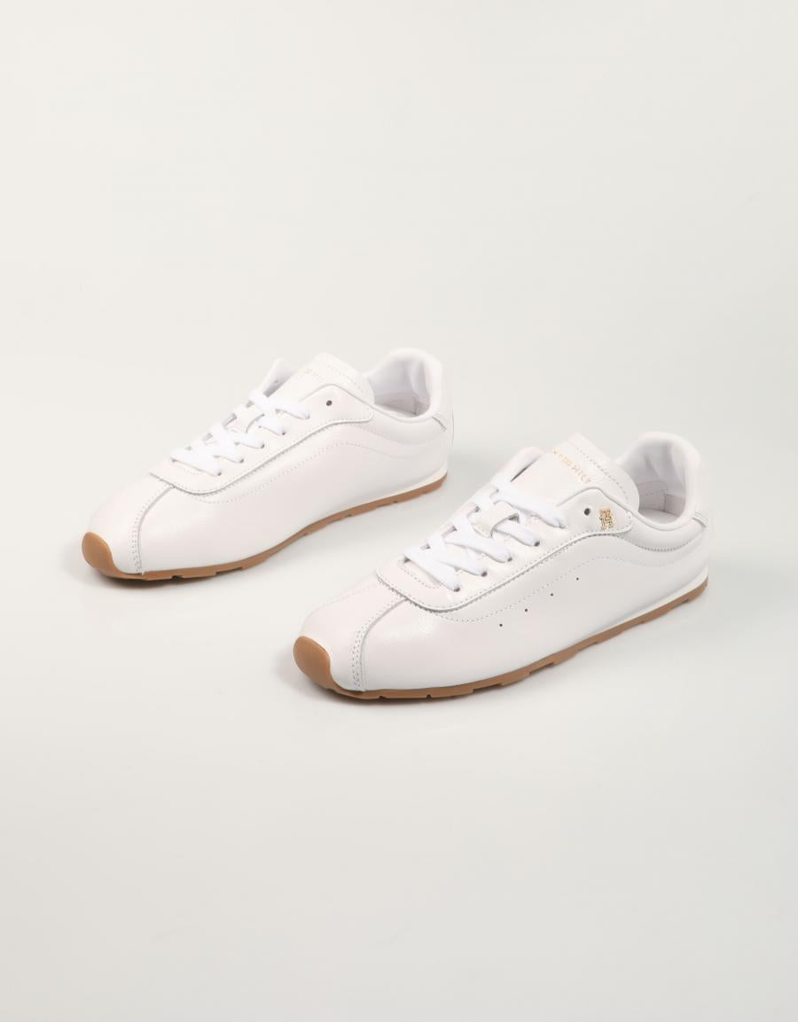 ZAPATILLAS TOMMY HILFIGER BELLA TH LOW PROFILE RUNNER en color Blanco