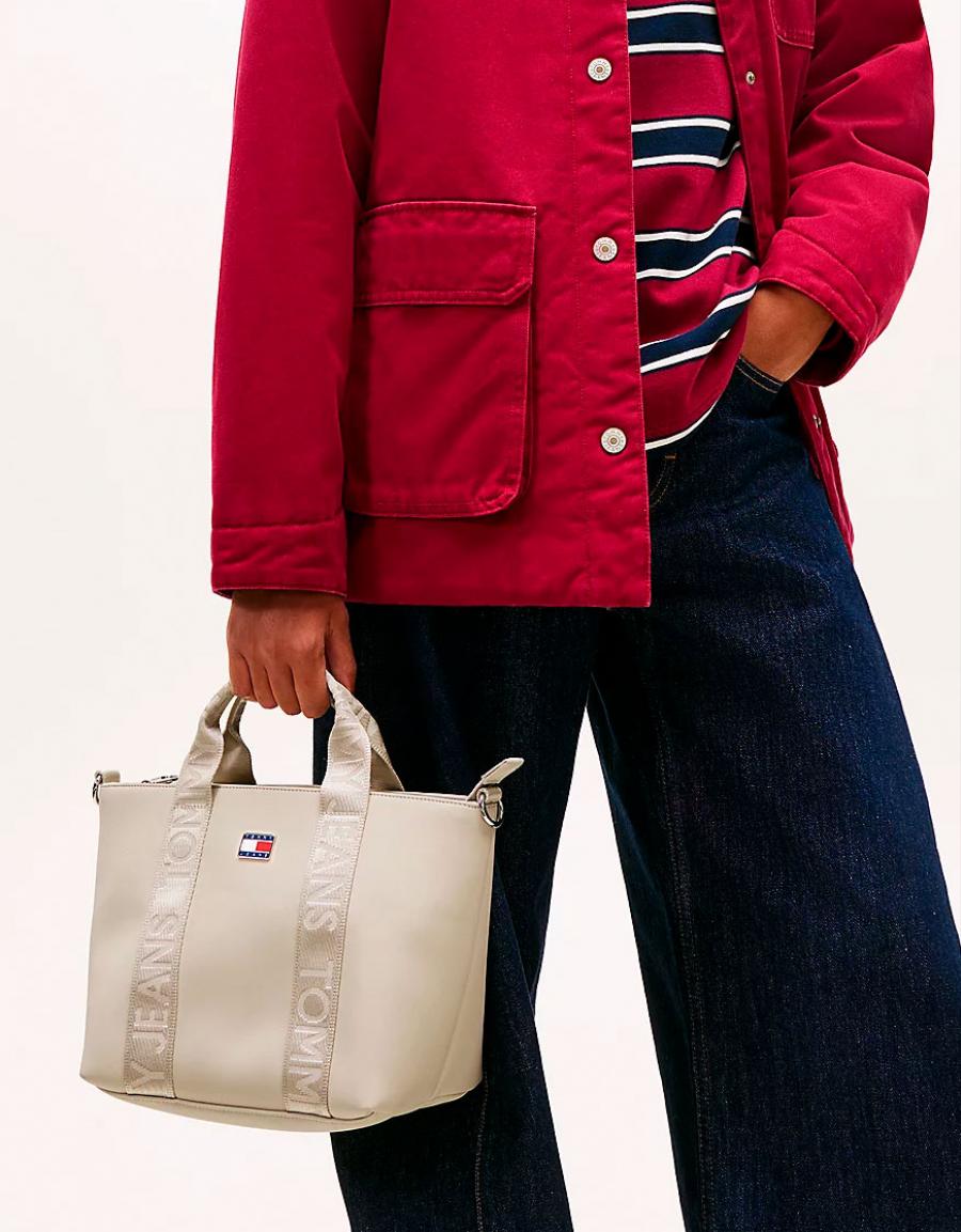BOLSO TOMMY HILFIGER TJW DAILY ELEVATED MINI TOTE en color Beige