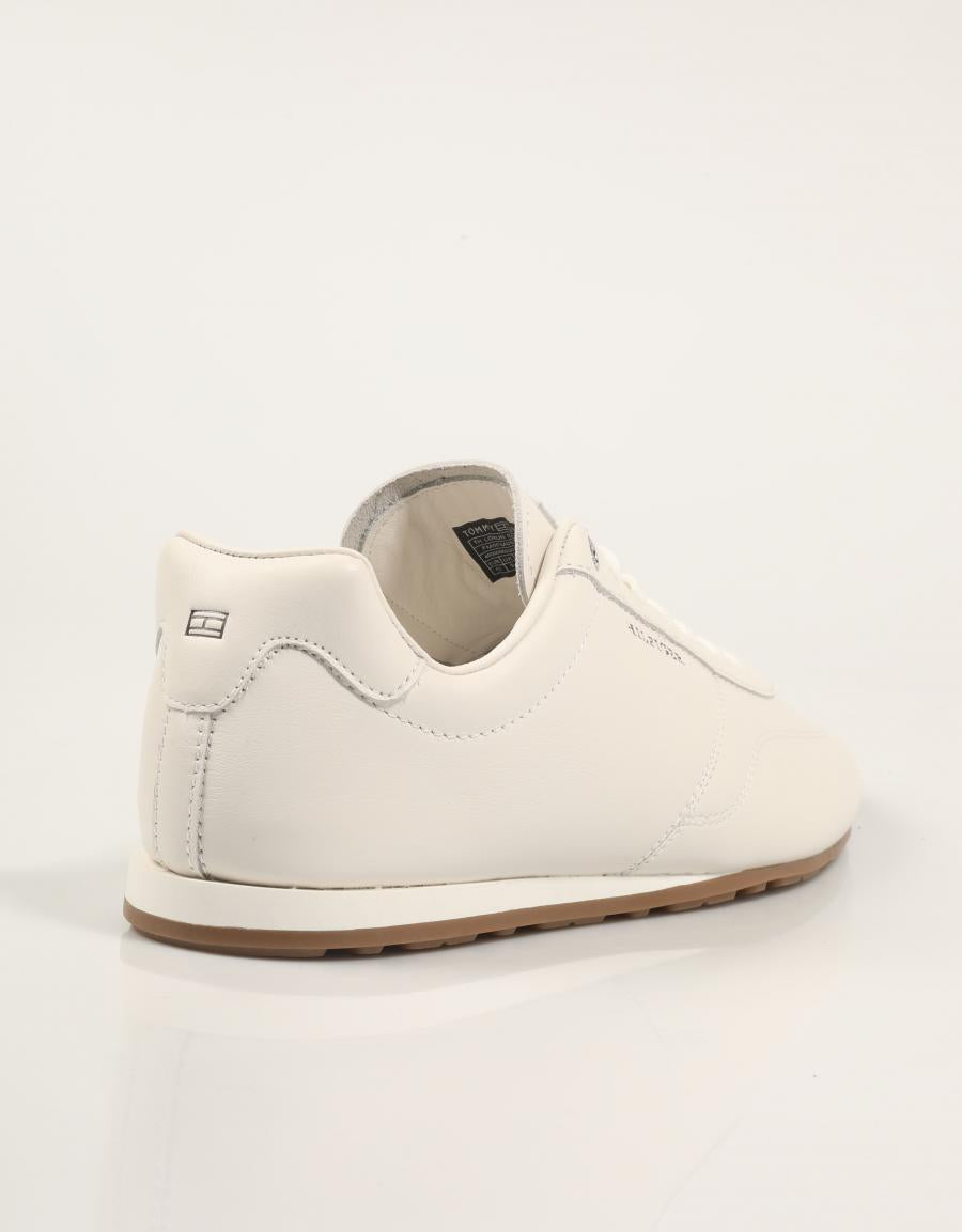 ZAPATILLAS TOMMY HILFIGER TH LORUN ICON en color Blanco