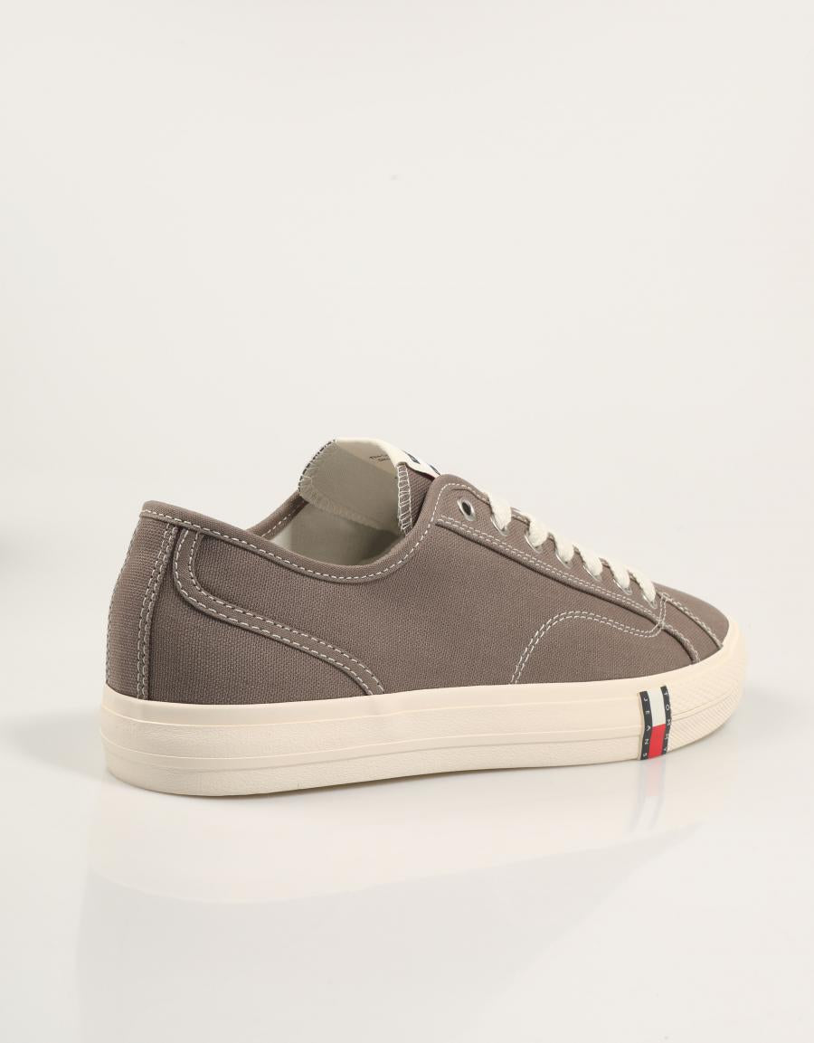 ZAPATILLAS TOMMY HILFIGER ARCHIVE VULC Y2K EM0EM01674 en color Taupe