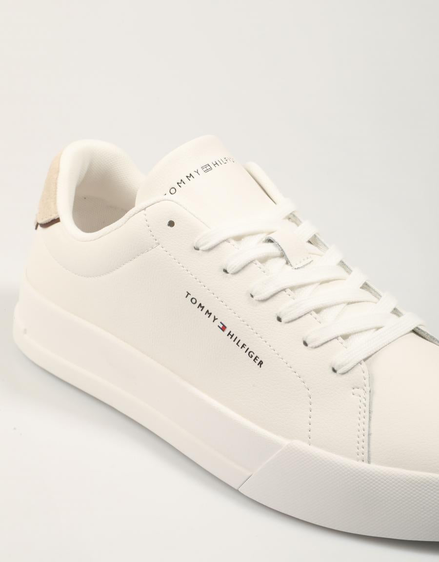 ZAPATILLAS TOMMY HILFIGER COURT en color Blanco