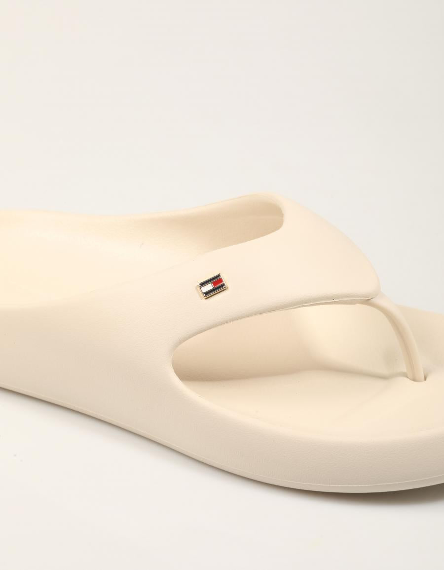 CHANCLAS TOMMY HILFIGER TH LIGHTWEIGHT SUMMER SANDAL en color Beige