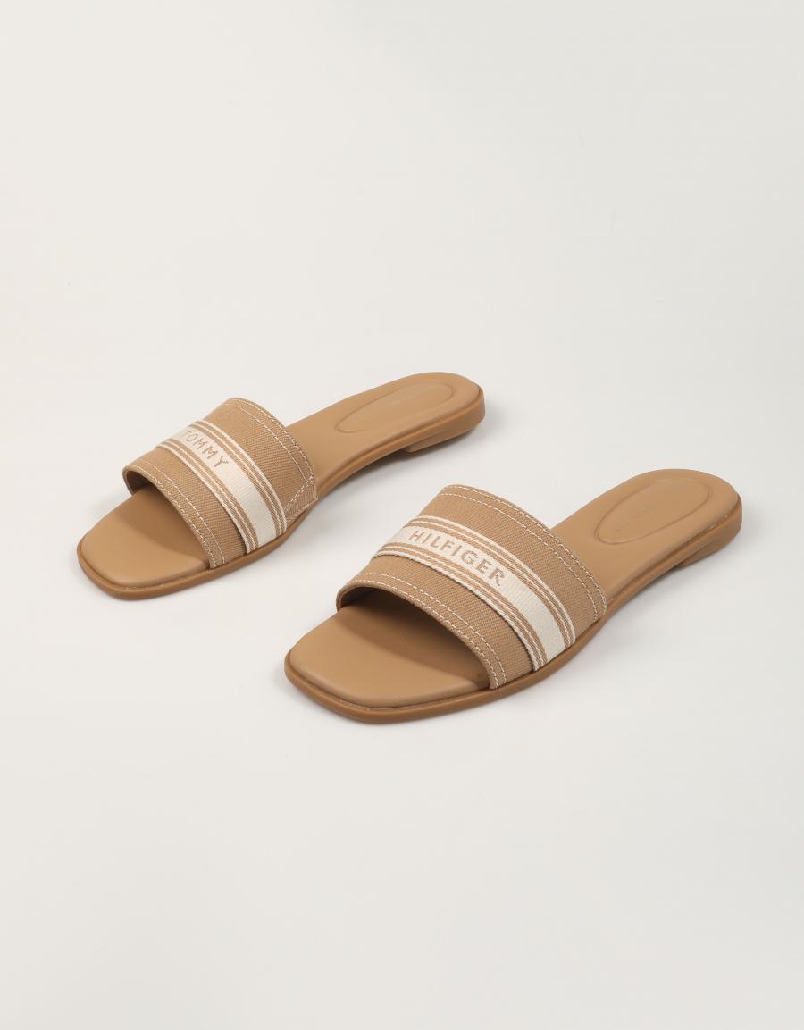 SANDALIAS TOMMY HILFIGER FLAT MULE WEBBING en color Beige