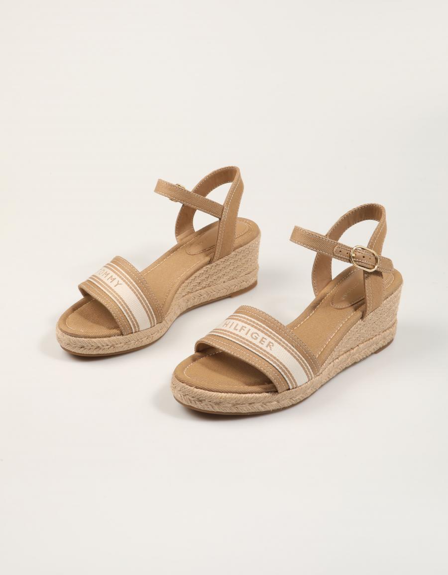 SANDALIAS TOMMY HILFIGER MID WEDGE ESPAD WEBBING en color Beige