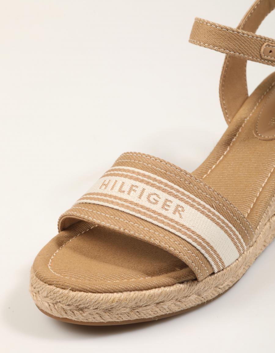 SANDALIAS TOMMY HILFIGER MID WEDGE ESPAD WEBBING en color Beige