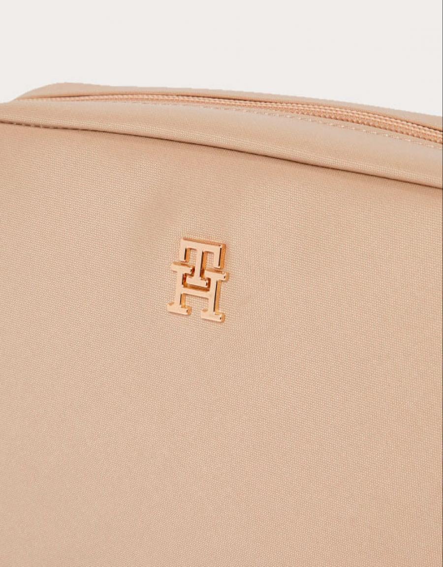 BOLSO TOMMY HILFIGER POPETE CAMERA BAG en color Beige