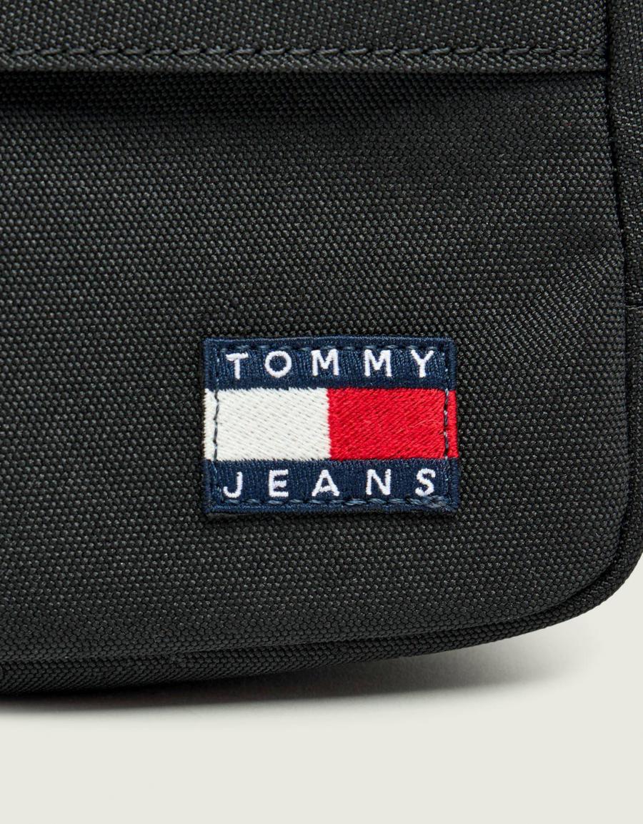 NECESER TOMMY HILFIGER TJM ESS DAILY WASHBAG en color Negro