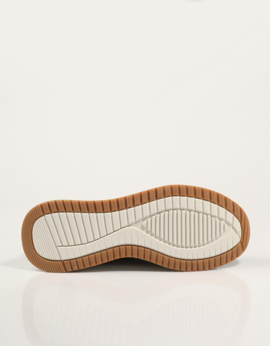 ZAPATILLAS SKECHERS SLIP INS BOBS SPORT en color Negro