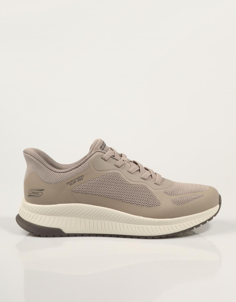 ZAPATILLAS SKECHERS SLIP INS BOBS SPORT en color Taupe