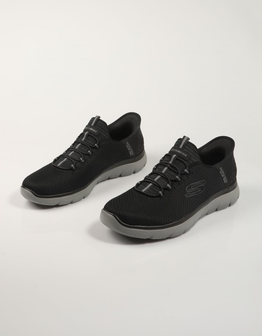 ZAPATILLAS SKECHERS SLIP INS SUMMITS en color Negro
