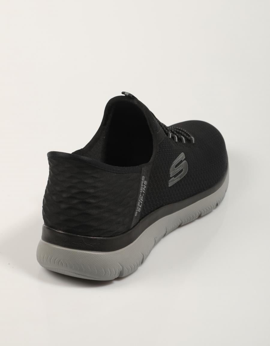 ZAPATILLAS SKECHERS SLIP INS SUMMITS en color Negro