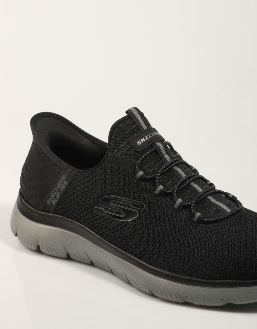 ZAPATILLAS SKECHERS SLIP INS SUMMITS en color Negro