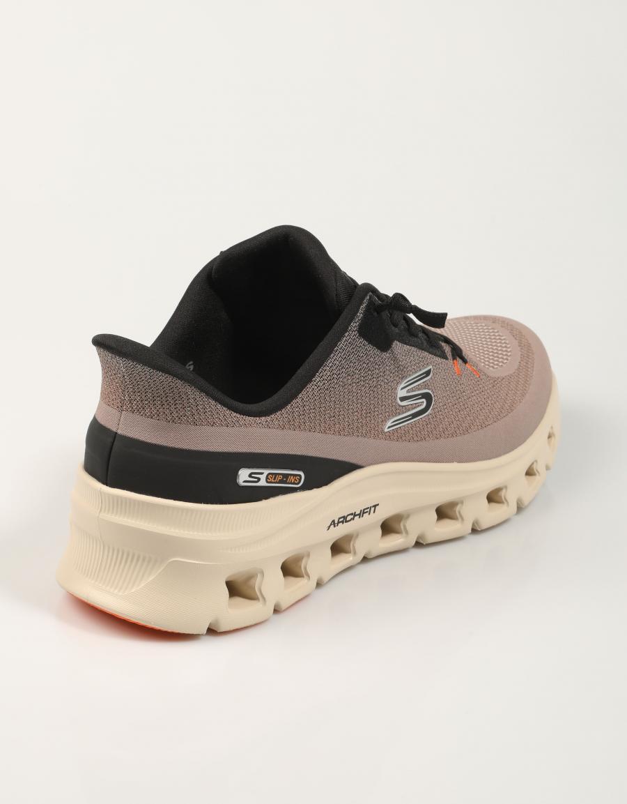 ZAPATILLAS SKECHERS SLIP INS ARCH FIT GLIDE STEP en color Taupe