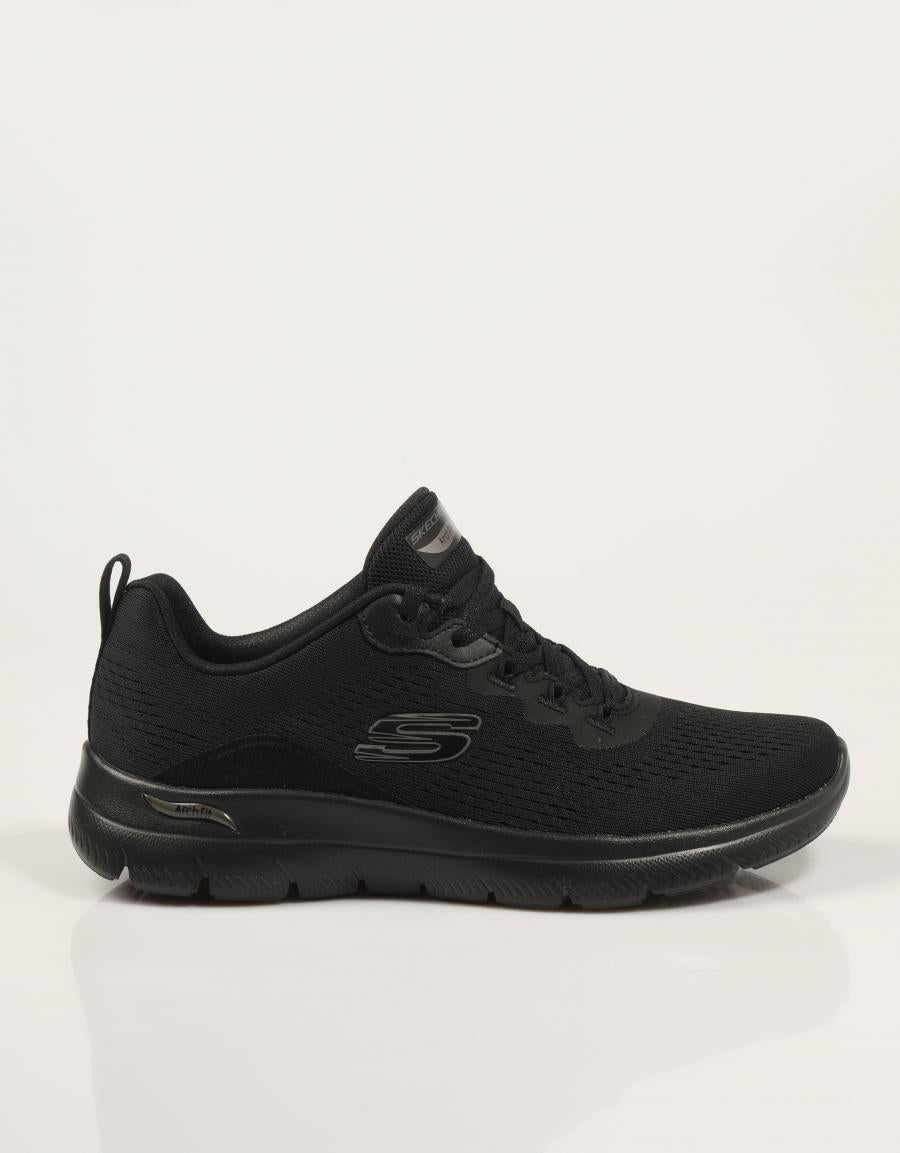 ZAPATILLAS SKECHERS ARCH FIT SUMMITS en color Negro