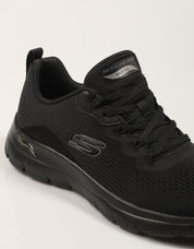 ZAPATILLAS SKECHERS ARCH FIT SUMMITS en color Negro