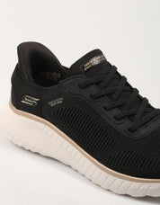 ZAPATILLAS SKECHERS SLIP INS BOBS SPORT SQUAD en color Negro