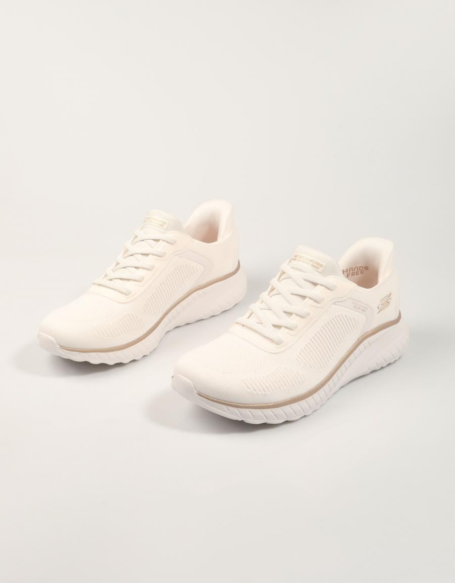 ZAPATILLAS SKECHERS SLIP INS BOBS SPORT SQUAD en color Blanco