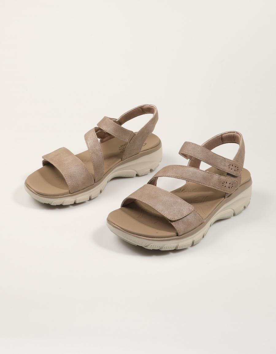 SANDALIAS SKECHERS RELAXED FIT EASY GOING ALL DAY en color Taupe