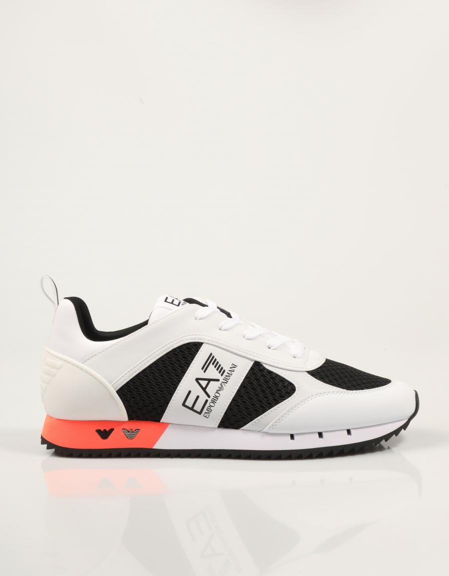 ZAPATILLAS ARMANI EA7 TRAINING CASUAL SPORTY LIFESTYLE en color Blanco