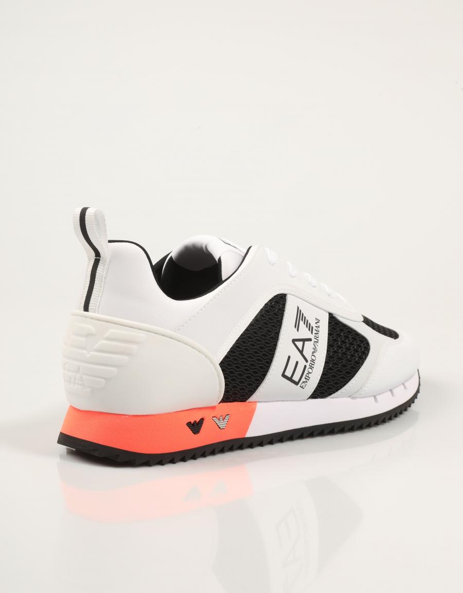 ZAPATILLAS ARMANI EA7 TRAINING CASUAL SPORTY LIFESTYLE en color Blanco