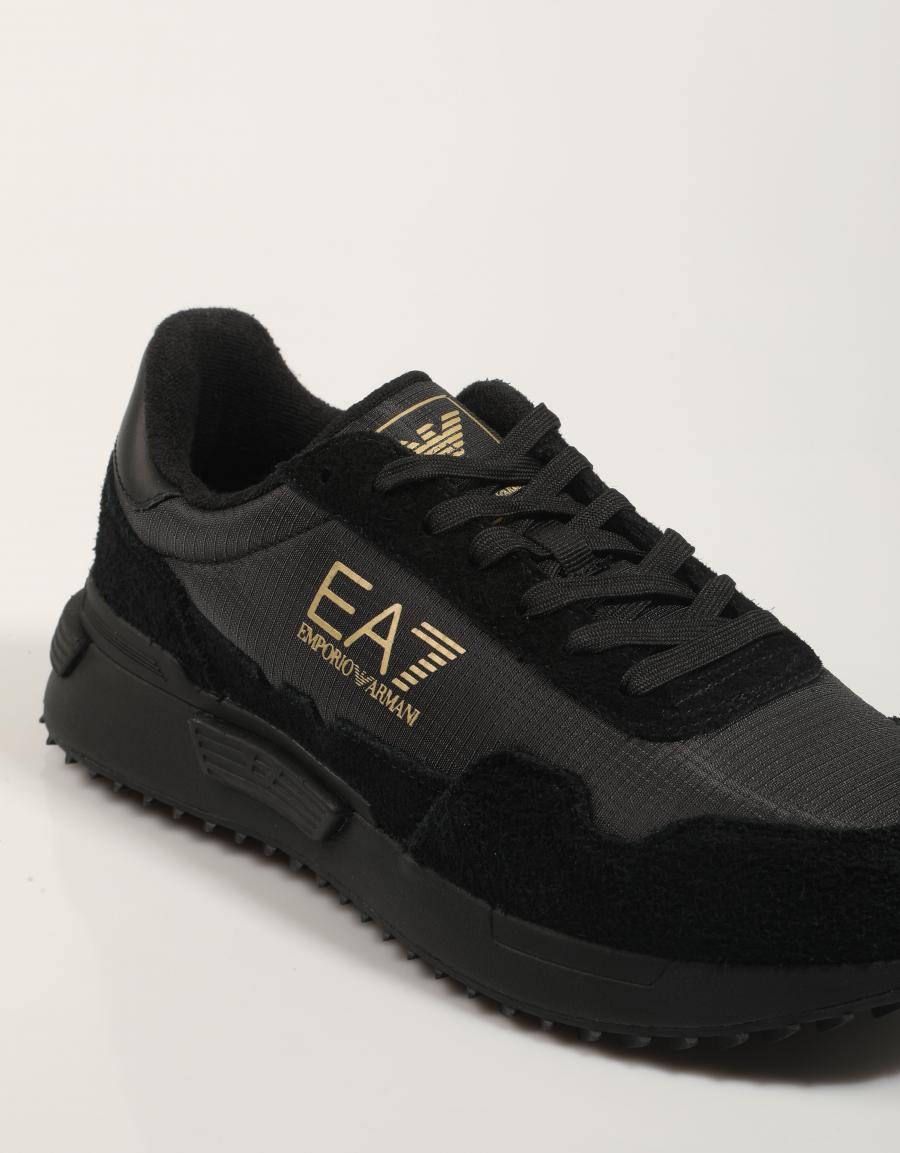 ZAPATILLAS ARMANI EA7 VINTAGE en color Negro
