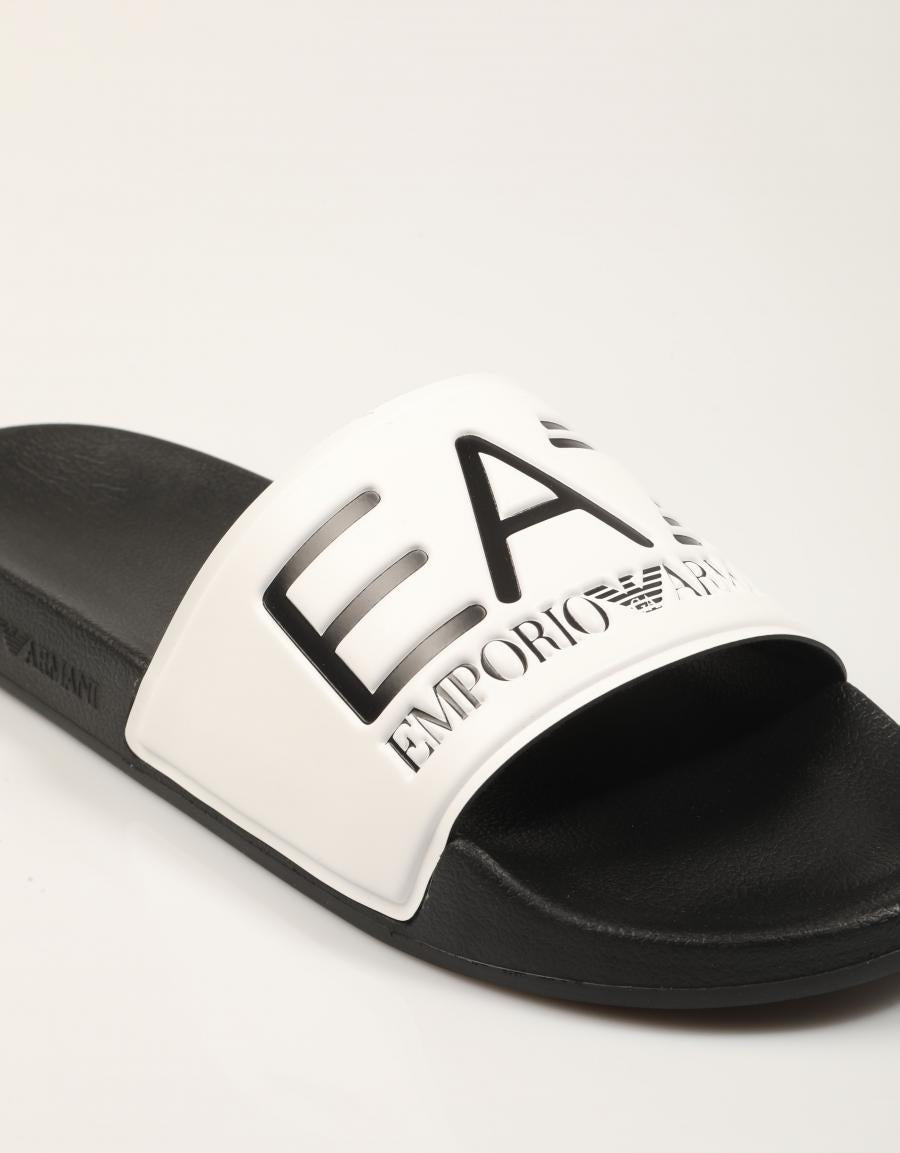 CHANCLAS ARMANI EA7 7X000108 AF15118 en color Blanco