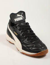ZAPATILLAS PUMA KING INDOOR en color Negro