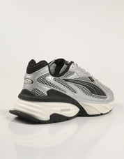 ZAPATILLAS PUMA FADE NITRO en color Plata