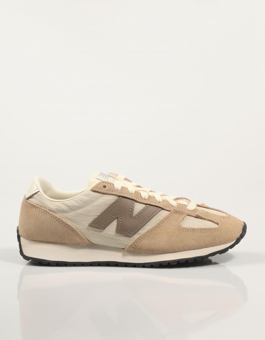 ZAPATILLAS NEW BALANCE U471 en color Beige