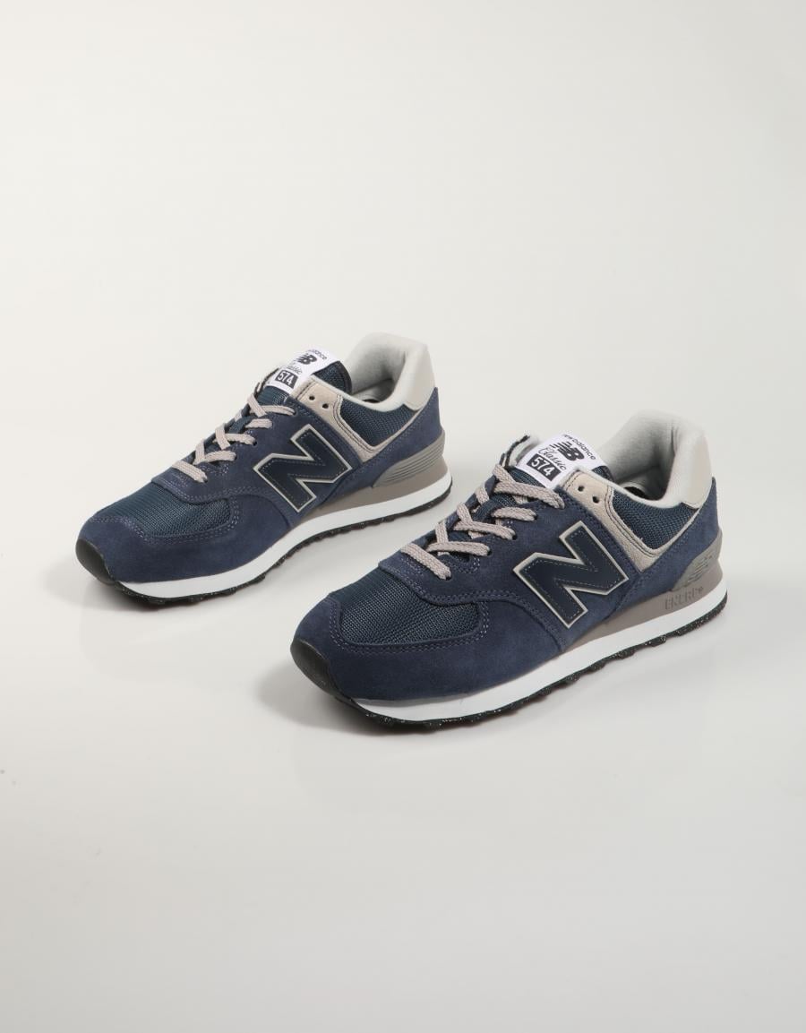 ZAPATILLAS NEW BALANCE ML574 en color Azul marino