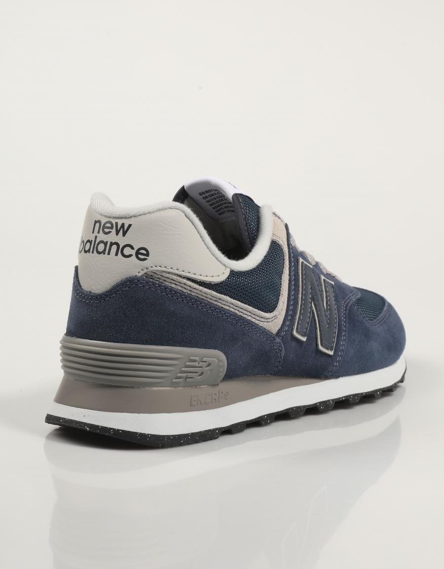 ZAPATILLAS NEW BALANCE ML574 en color Azul marino
