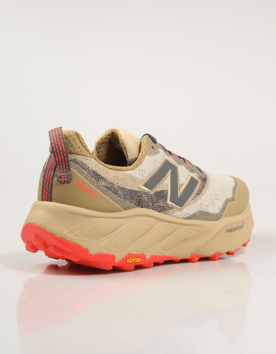 ZAPATILLAS NEW BALANCE MHIER en color Beige