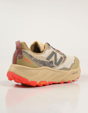 ZAPATILLAS NEW BALANCE MHIER en color Beige