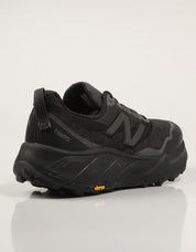 ZAPATILLAS NEW BALANCE MTHIER en color Negro