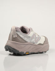 ZAPATILLAS NEW BALANCE WHIER en color Blanco