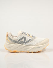 ZAPATILLAS NEW BALANCE WHIER en color Blanco