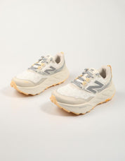 ZAPATILLAS NEW BALANCE WHIER en color Blanco