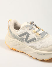 ZAPATILLAS NEW BALANCE WHIER en color Blanco