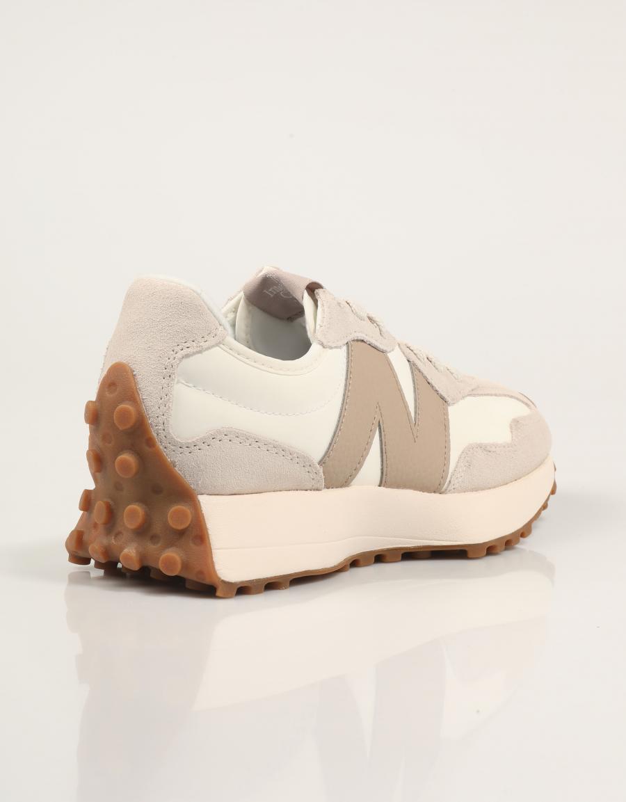 ZAPATILLAS NEW BALANCE U327 en color Beige