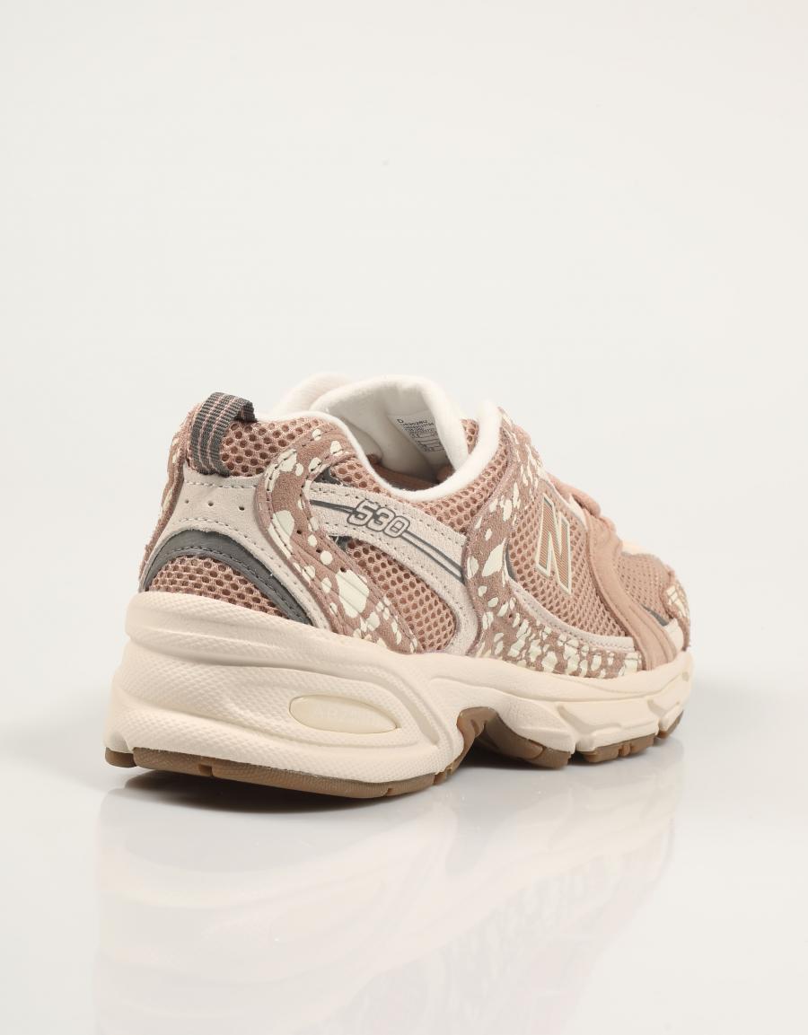 ZAPATILLAS NEW BALANCE U530 en color Marron