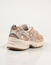 ZAPATILLAS NEW BALANCE U530 en color Marron