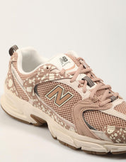 ZAPATILLAS NEW BALANCE U530 en color Marron