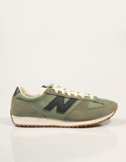 ZAPATILLAS NEW BALANCE U471 en color Kaki