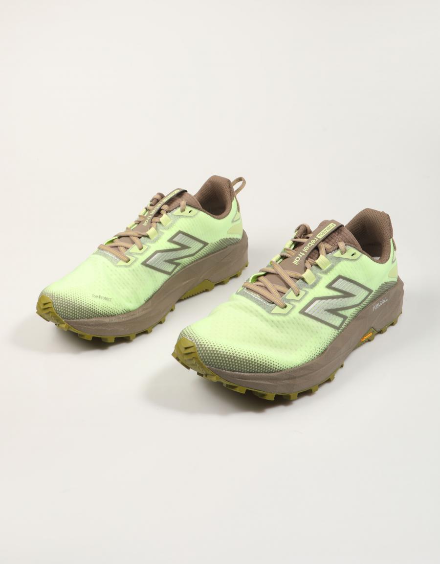ZAPATILLAS NEW BALANCE MRBT en color Amarillo