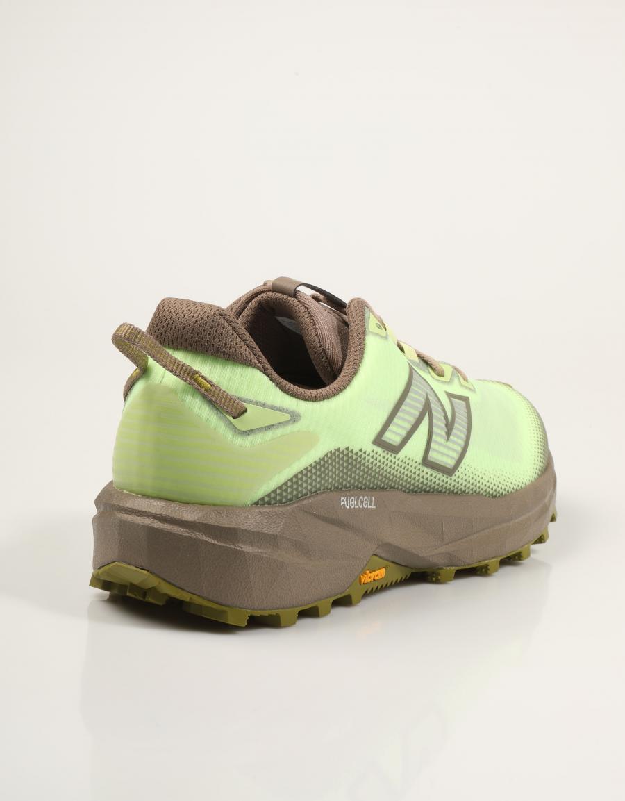 ZAPATILLAS NEW BALANCE MRBT en color Amarillo